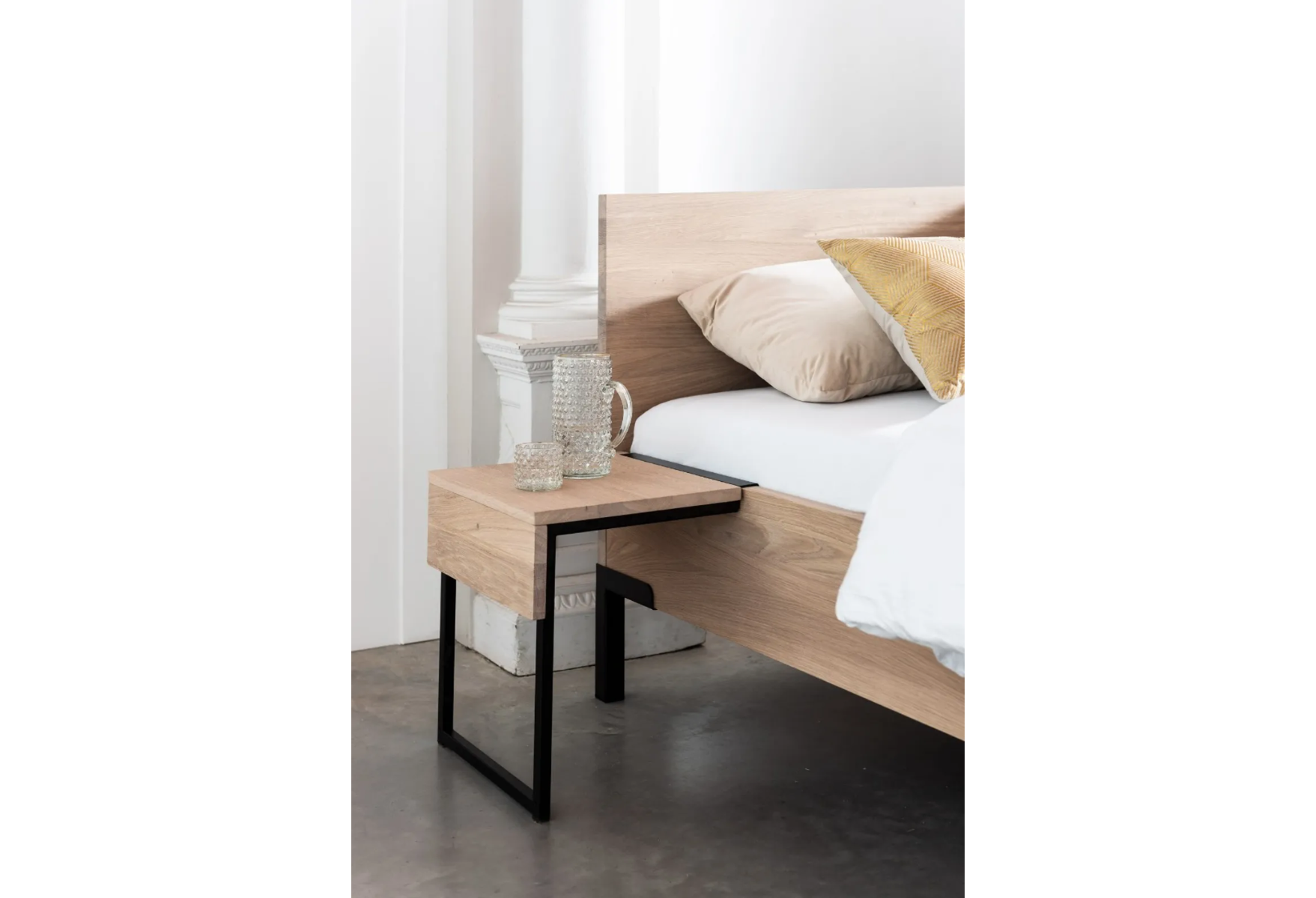 Nachttafel Balance Clear ll