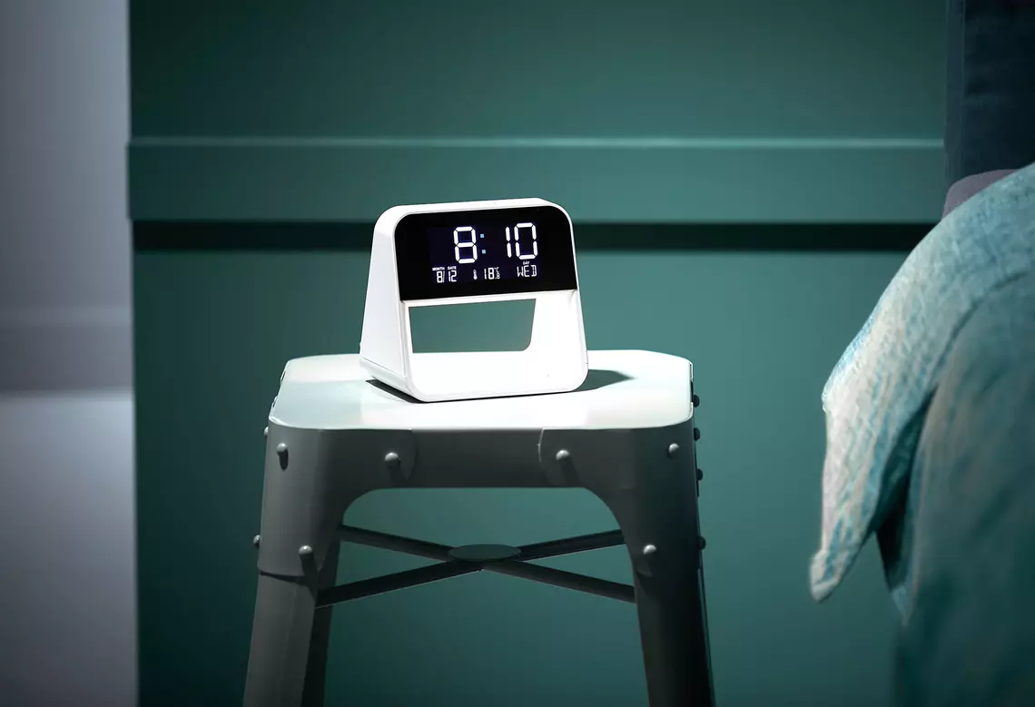 De eigenschappen van deze wekker met draadloze oplader 